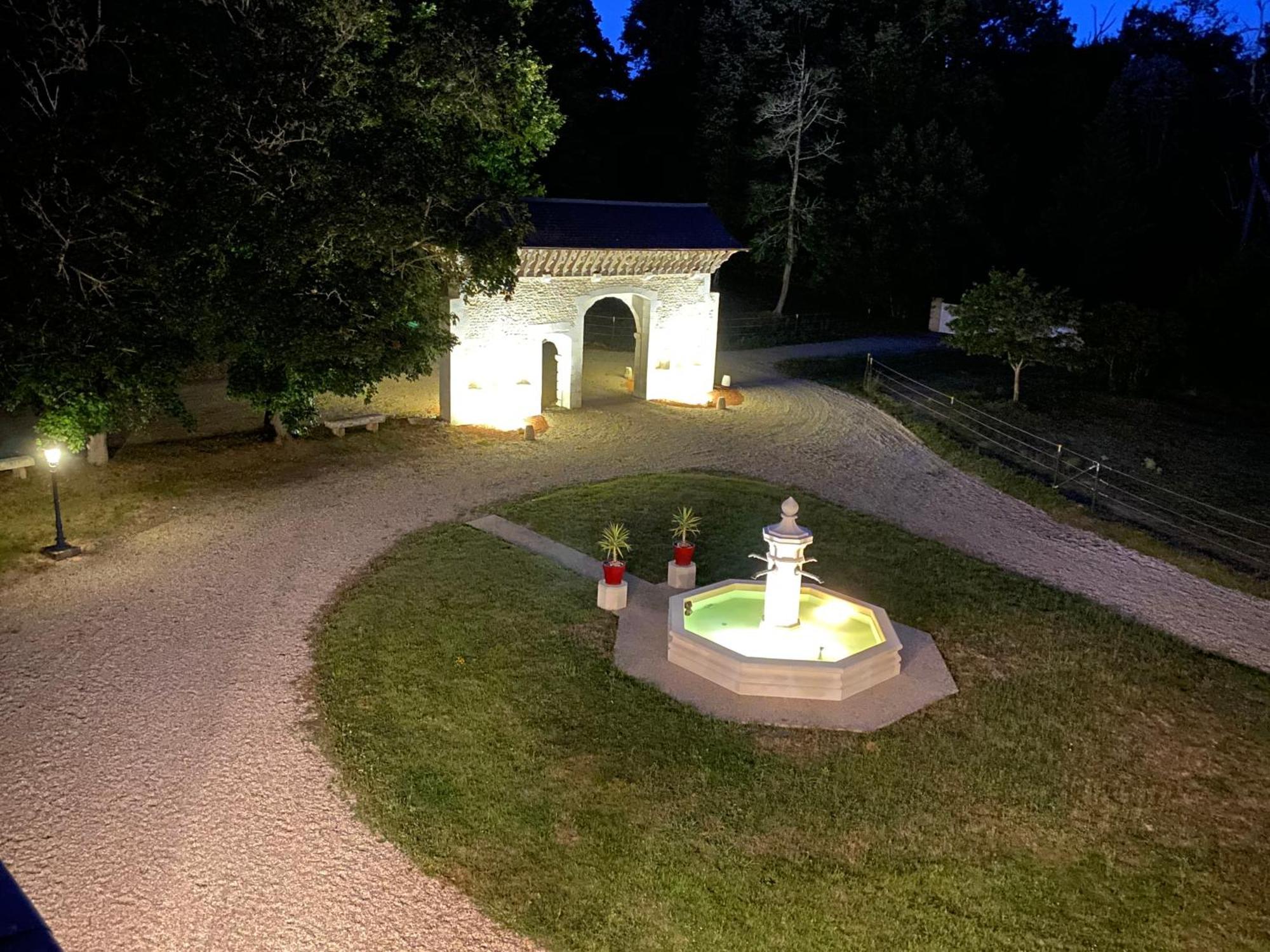 Chateau De Bellevue B&B Et Appartements Avec Piscine Saisonal Chauffee Et Chambres Partout Climatisees Saint-Avit  Buitenkant foto
