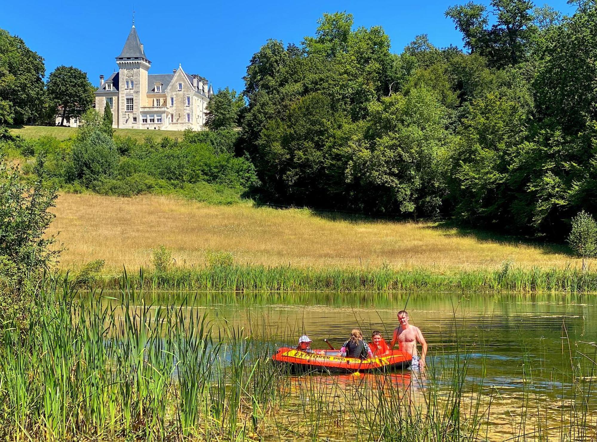 Chateau De Bellevue B&B Et Appartements Avec Piscine Saisonal Chauffee Et Chambres Partout Climatisees Saint-Avit  Buitenkant foto