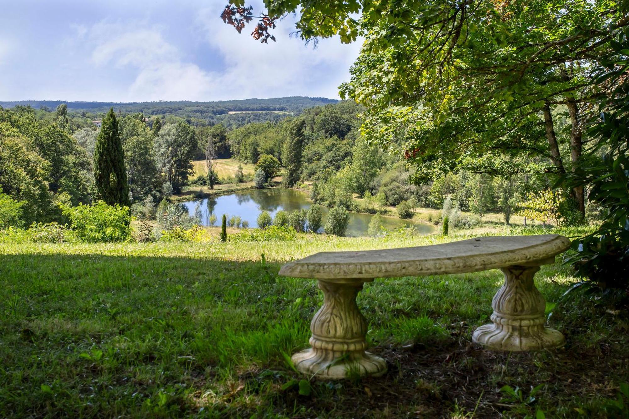 Chateau De Bellevue B&B Et Appartements Avec Piscine Chauffee Et Chambres Partout Climatisees Saint-Avit  Buitenkant foto