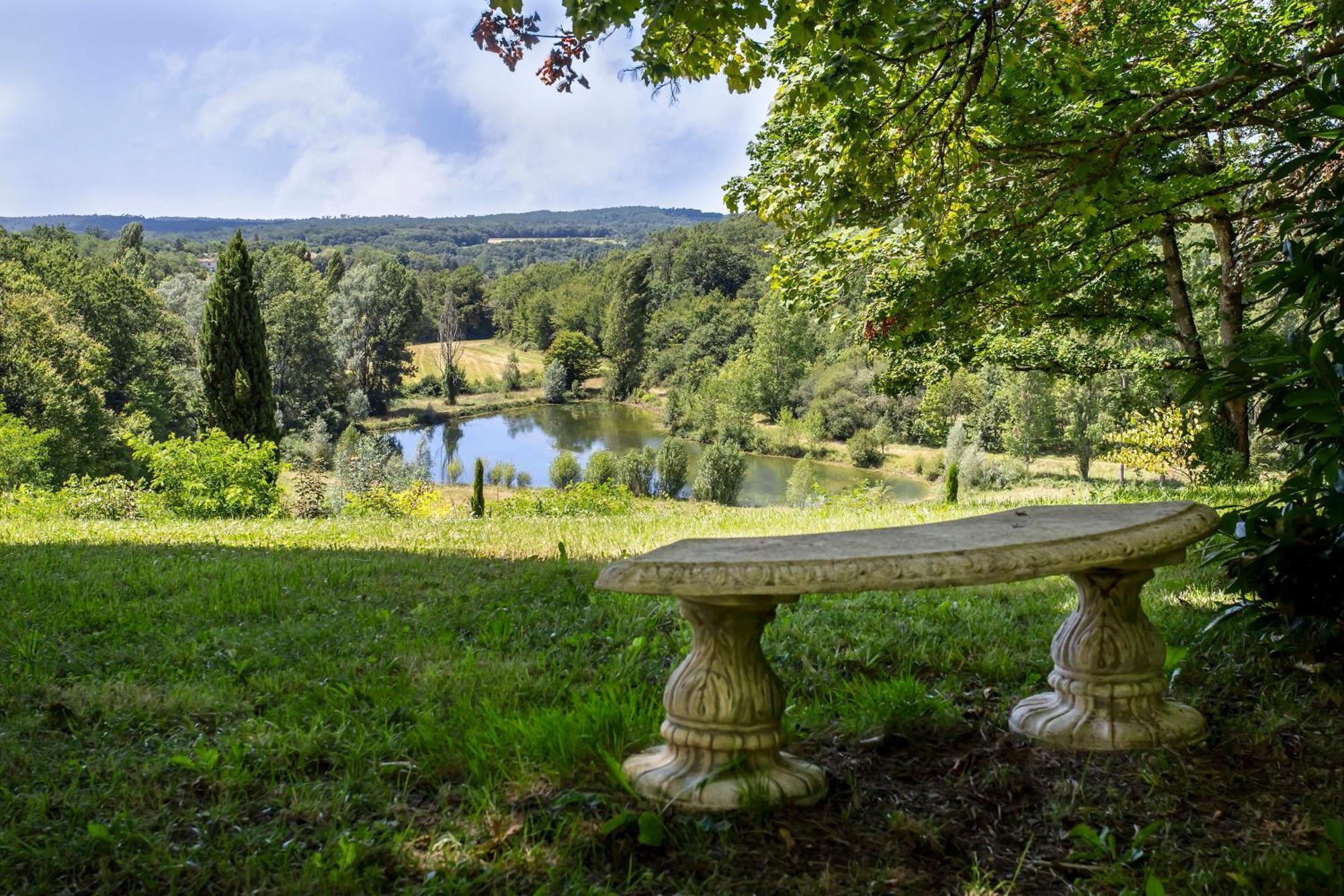 Chateau De Bellevue B&B Et Appartements Avec Piscine Saisonal Chauffee Et Chambres Partout Climatisees Saint-Avit  Buitenkant foto