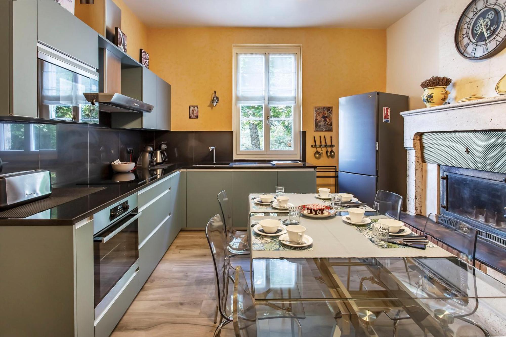 Chateau De Bellevue B&B Et Appartements Avec Piscine Saisonal Chauffee Et Chambres Partout Climatisees Saint-Avit  Kamer foto